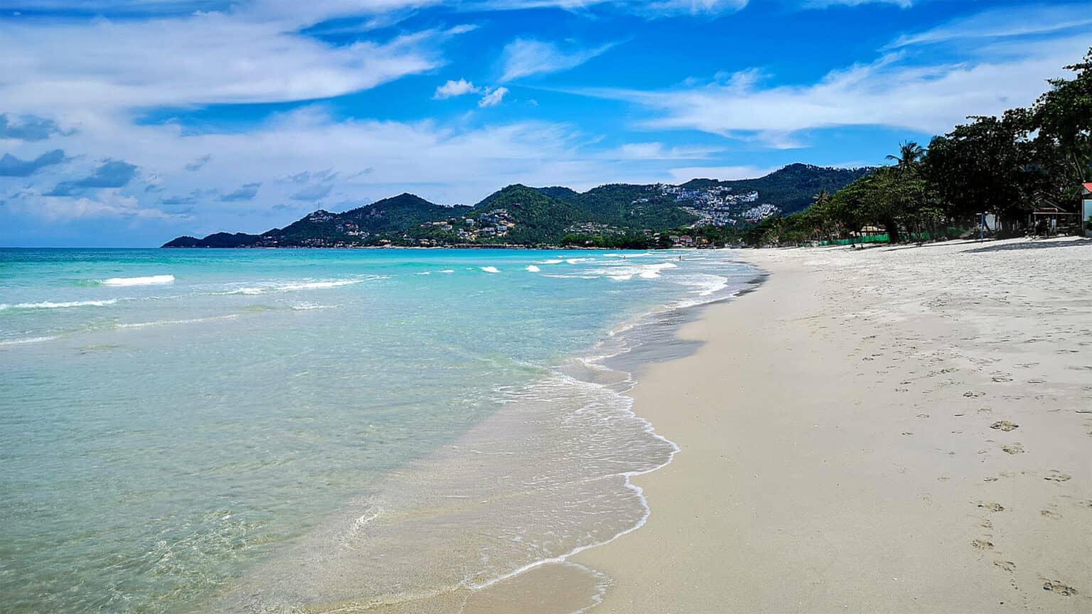 La visita a Chaweng Beach en Koh Samui, la segunda isla más grande de Tailandia, es un imprescindible en cualquier viaje a Tailandia.