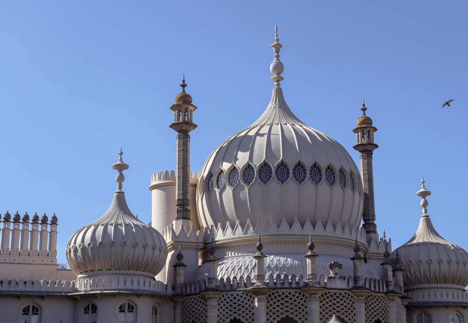 El blanco y pomposo Royal Pavilion en Brighton.