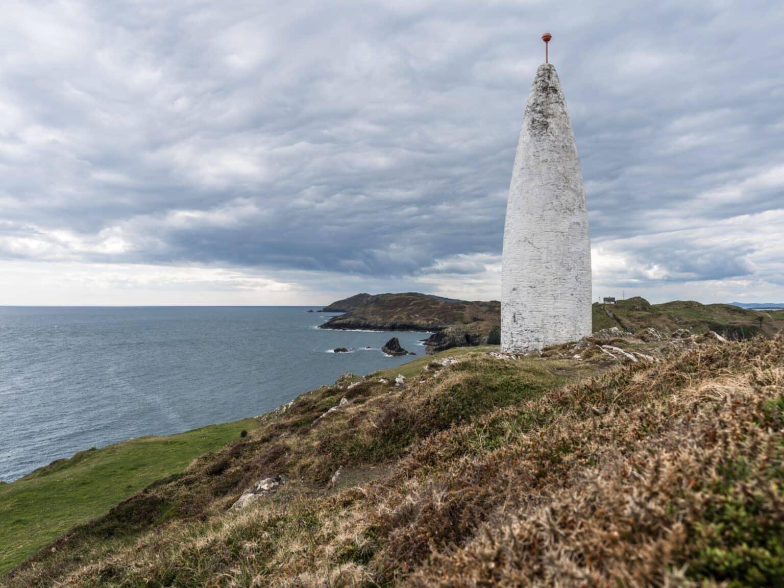 La torre de señales blanca en Baltimore Beacon