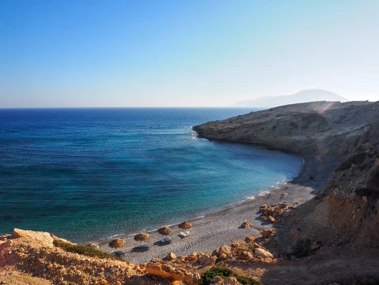 The picturesque view over the double bay Aráki enchants its visitors; here, you can enjoy the wild and natural beach in seclusion.