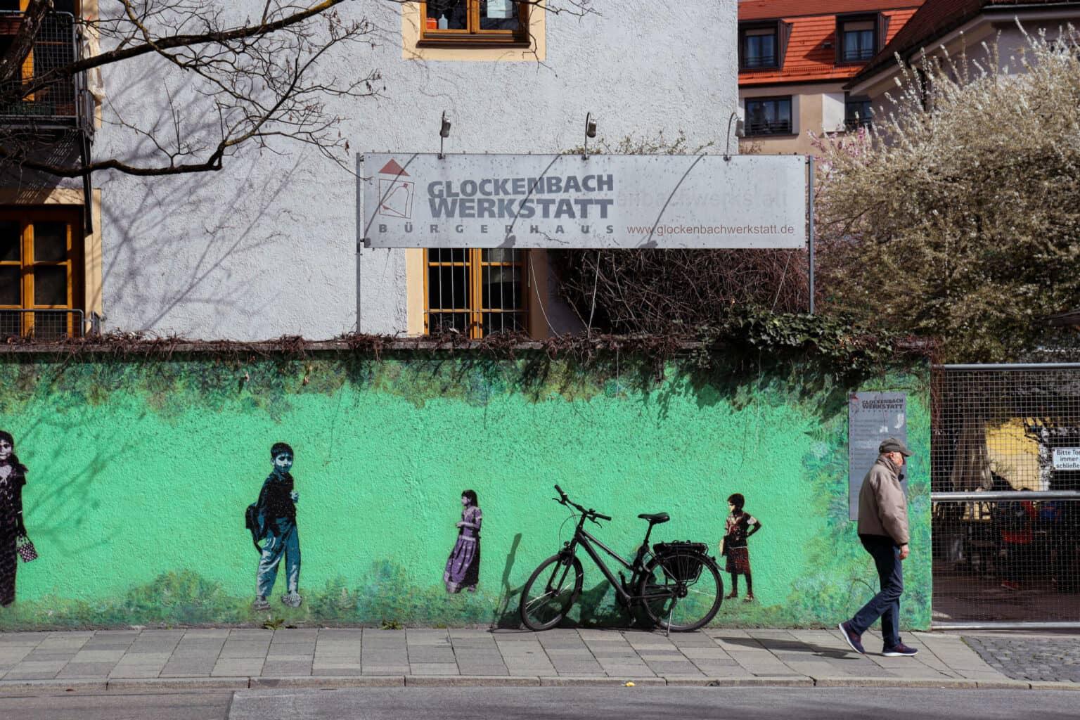 The painted wall in front of Glockenbach Werkstatt in Munich.