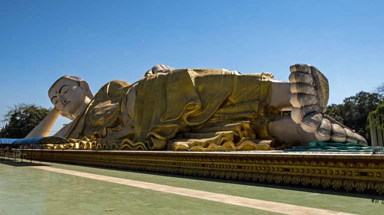 La estatua de Buda, yacente, de Mya Tha Lyaung en Bago, Myanmar, mide 82 metros.