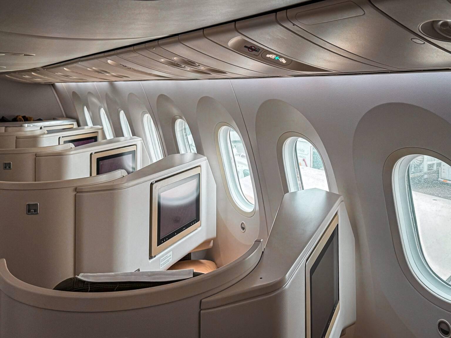 Vietnam Airlines Business offers a large screen.