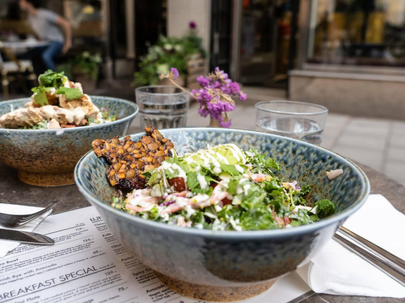 If you're looking for a light but filling lunch, Omayma is just the spot and the best choice is a delicious bowl.
