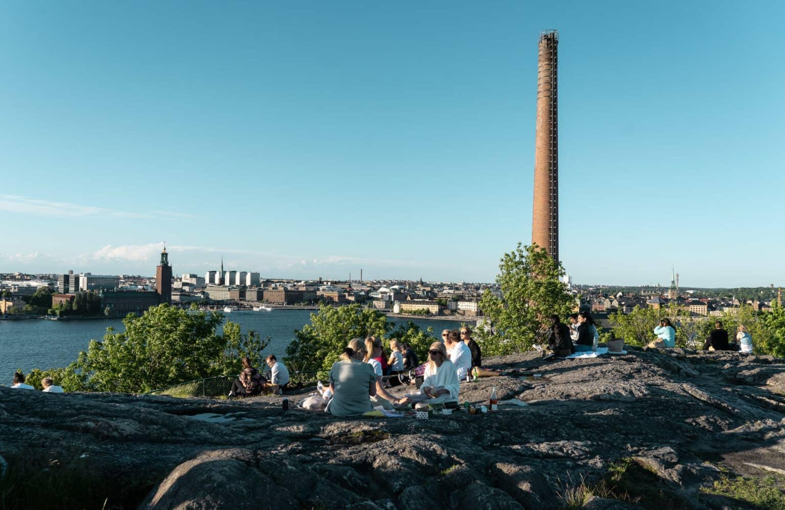 The insider tip of all insider tips is Skinnarviksberget, where you can spend summer evenings enjoying Swedish specialties and beer together.