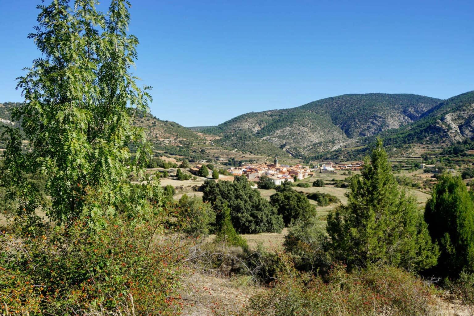 The village of Puebla de San Miguel in the hinterland of Valencia is the starting point for beautiful hikes.