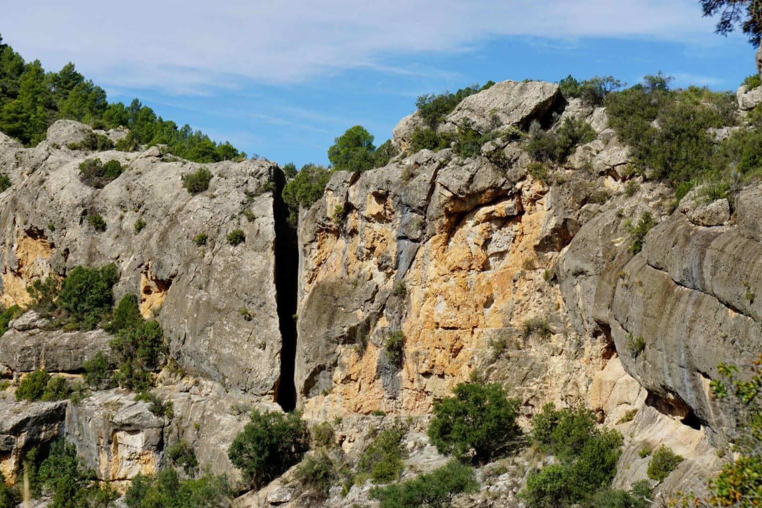 Outside Valencia, there is a remarkable aqueduct with a rock crevice behind it.