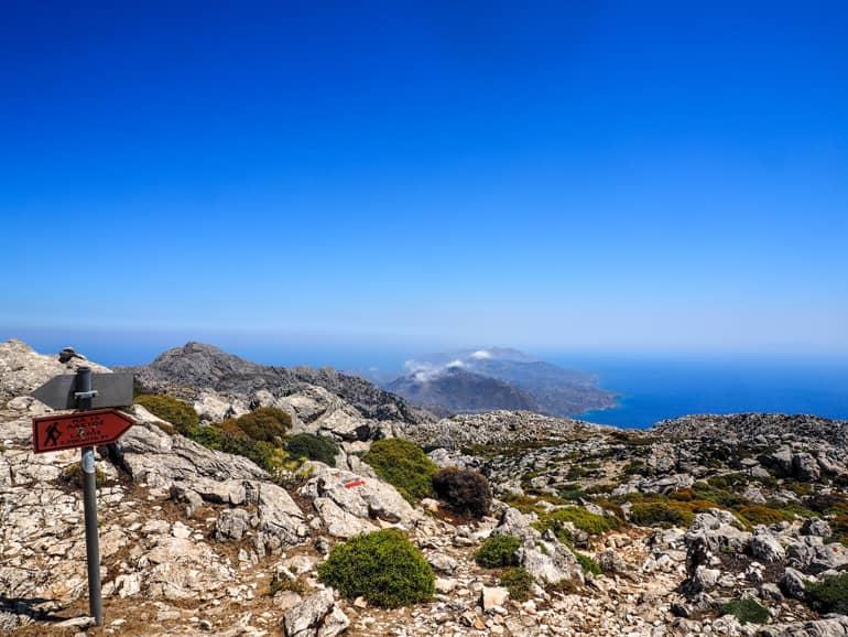 The ascent to Kalí Límni is one of the most popular hiking trails on Karpathos.