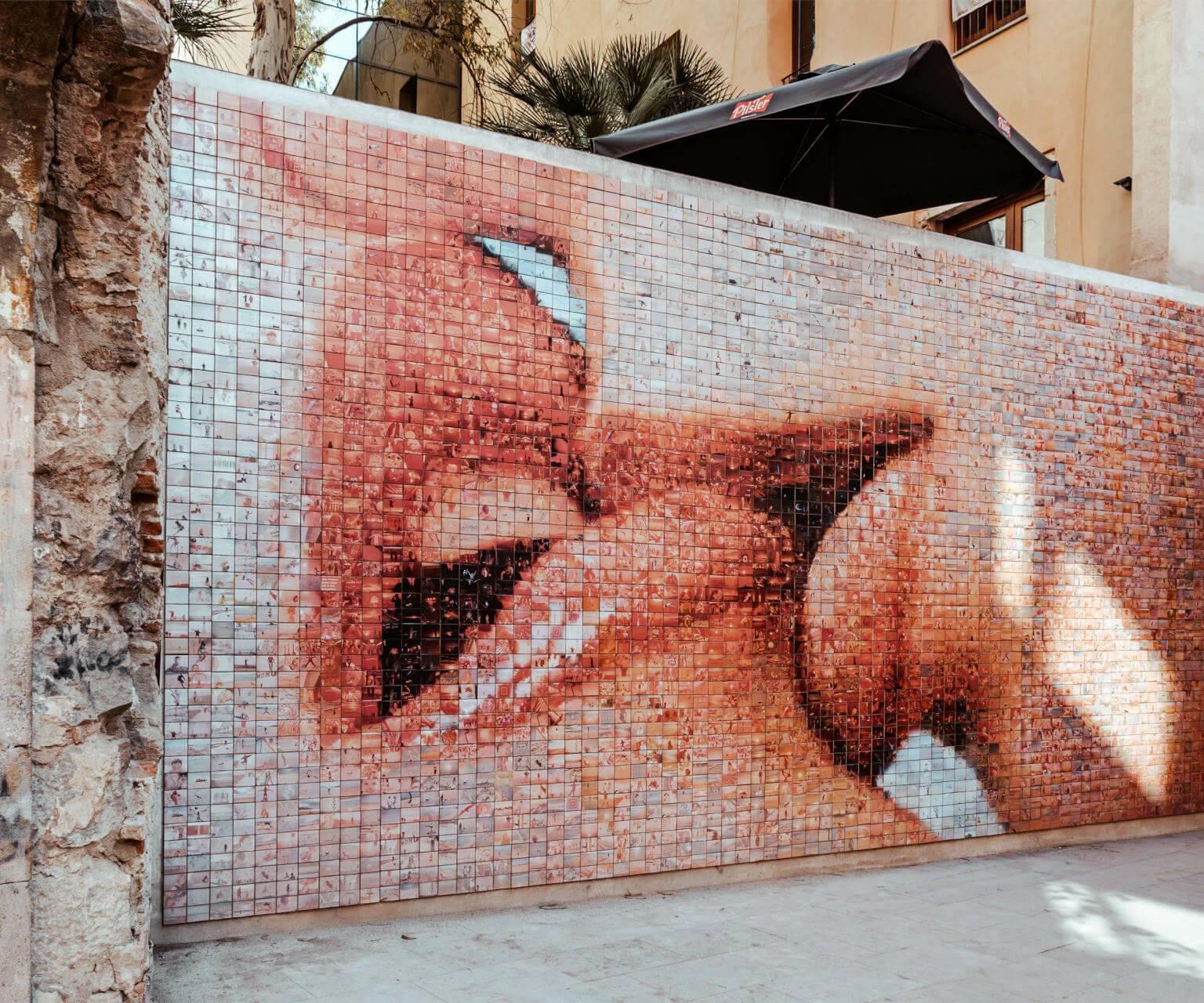 Un consejo secreto: los azulejos del beso de la libertad muestran imágenes individuales de lo que significa la libertad, y puede significar algo diferente para cada persona.