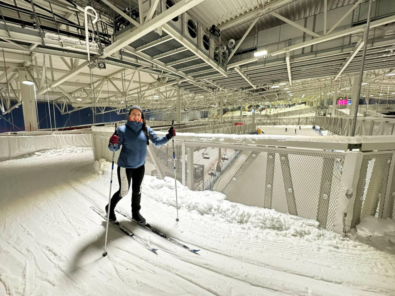 Blogger Biggi on the cross-country ski trail in the SNØ ski hall.