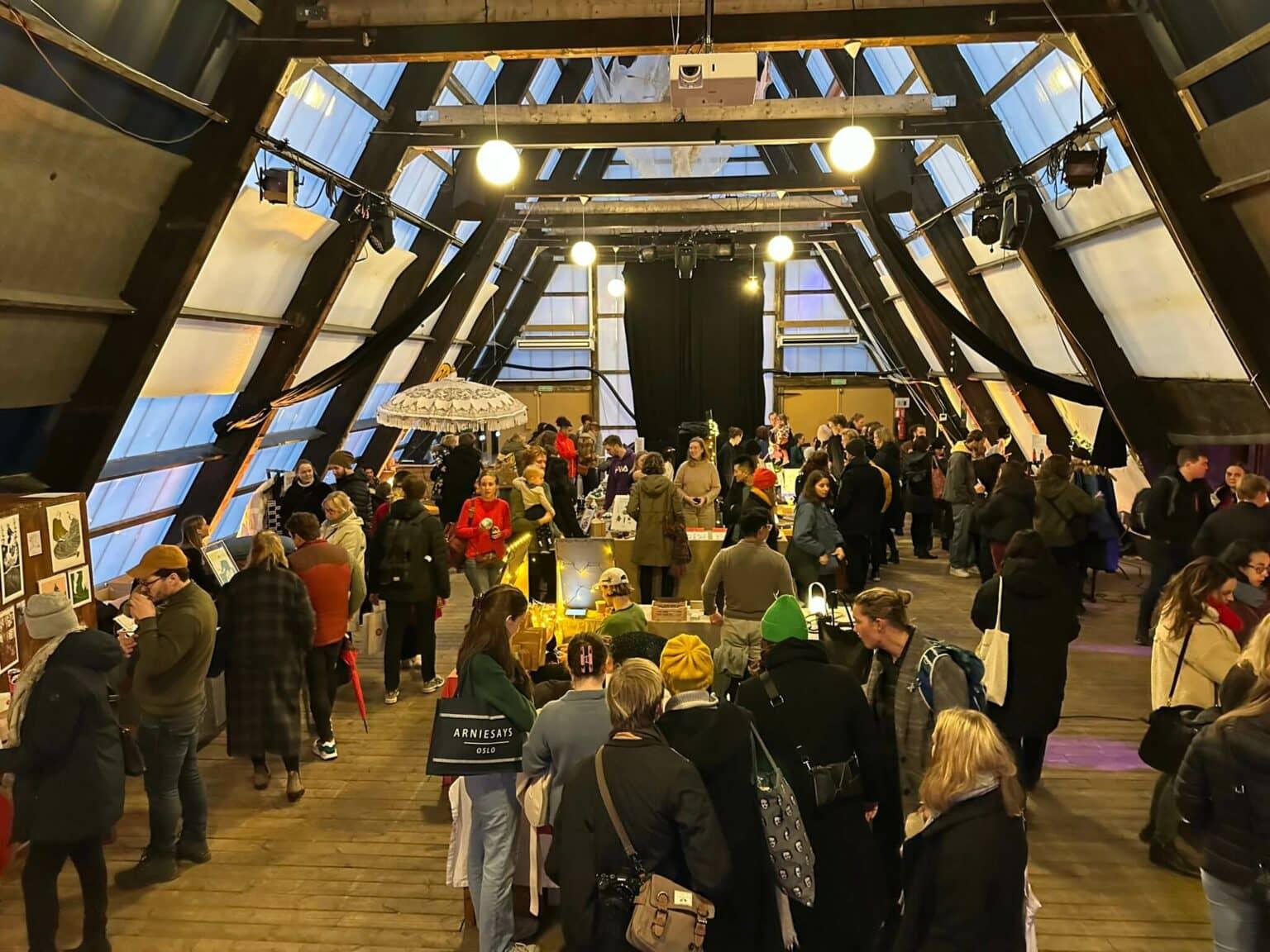 People flocking to the alternative insider Christmas market in Salt in Oslo.