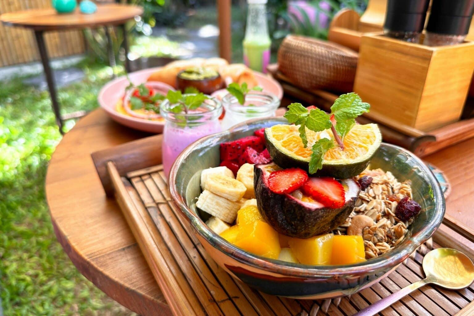 A healthy breakfast at Happy Bird B&B in An Bang.