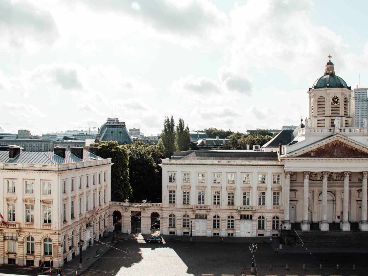 The Musical Instruments Museum is not only worth a visit for its exhibitions but also offers a beautiful view from its restaurant terrace.