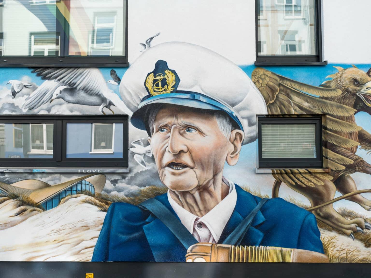 Noteworthy: Graffiti of an old sailor in Rostock at the Kröpeliner Tor.