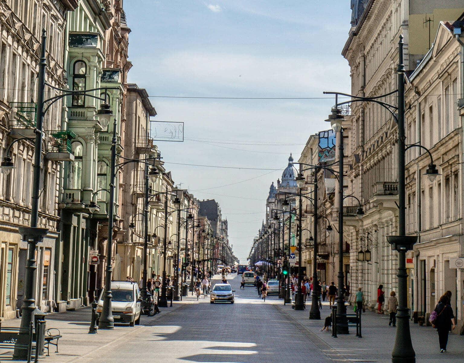 La calle Piotrkowska en Lodz, Polonia.