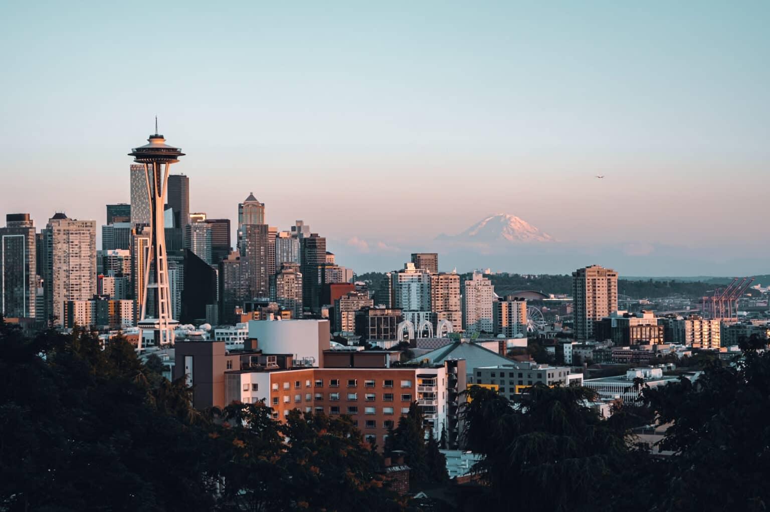 The skyline of Seattle with Space Needle and Mount Rainier.
