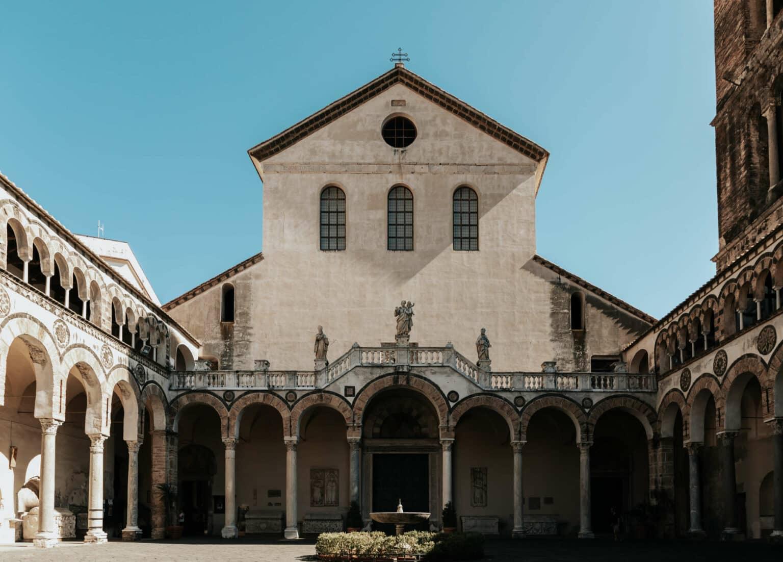 An old building with a courtyard.