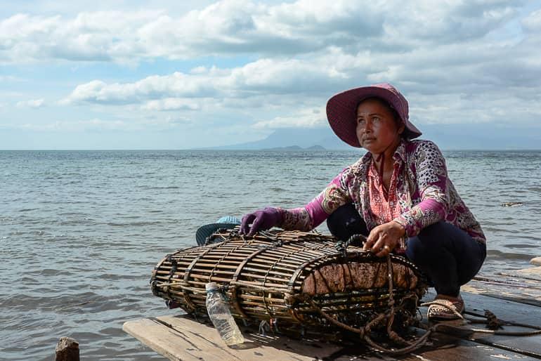 Travellers Insight Travel Blog Travel Tips Cambodia Kep Crab Market
