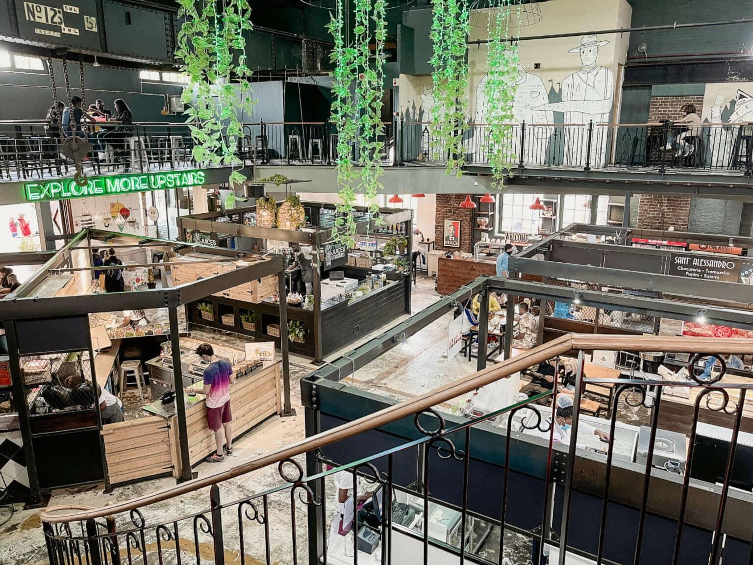 Además de tiendas interesantes, en el V&A Food Market también se pueden encontrar deliciosos restaurantes.