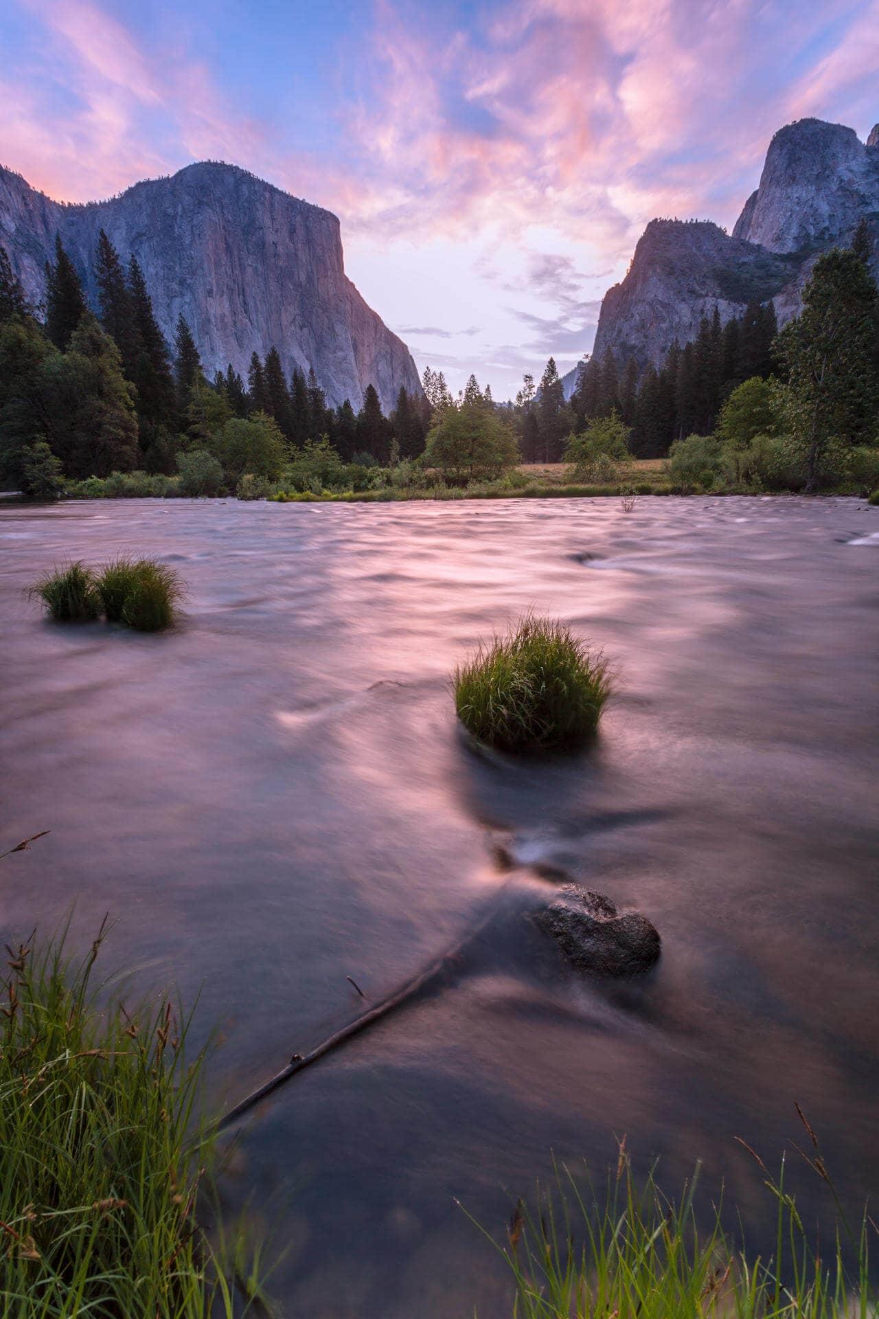 Sunrise at the Merced River in Yosemite National Park in California.