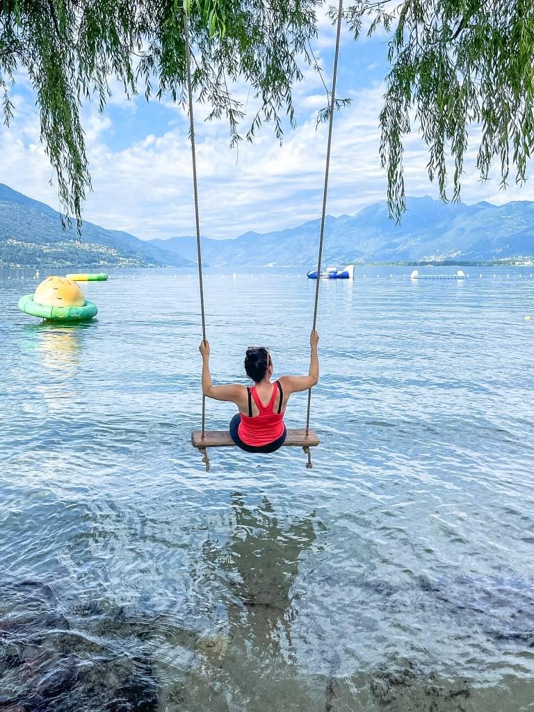 On the swing at Lago Maggiore, you can enjoy the view over the water and the mountains