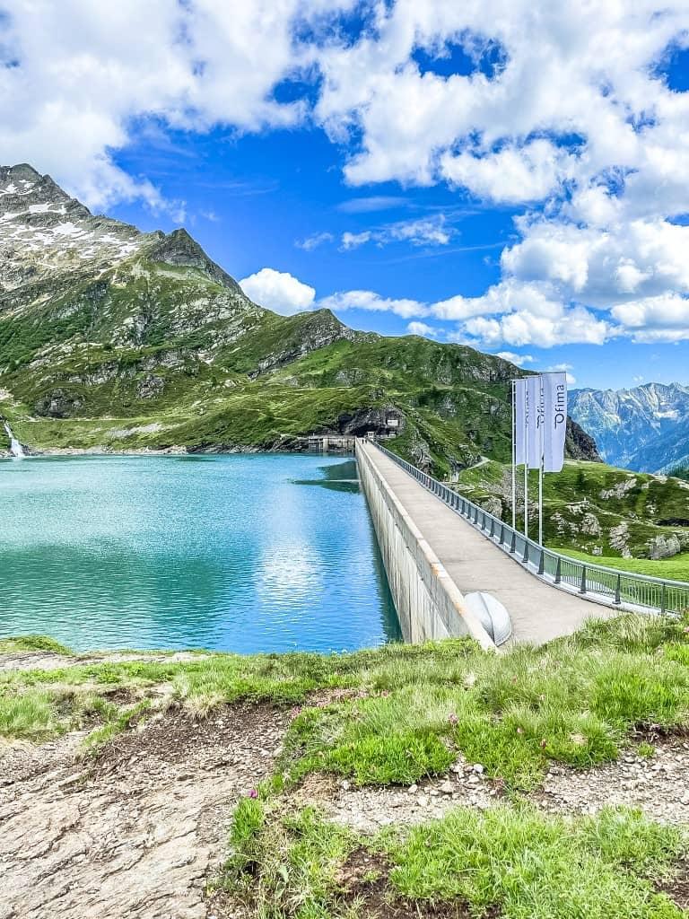 The dam forms one end of Lago di Robièi.