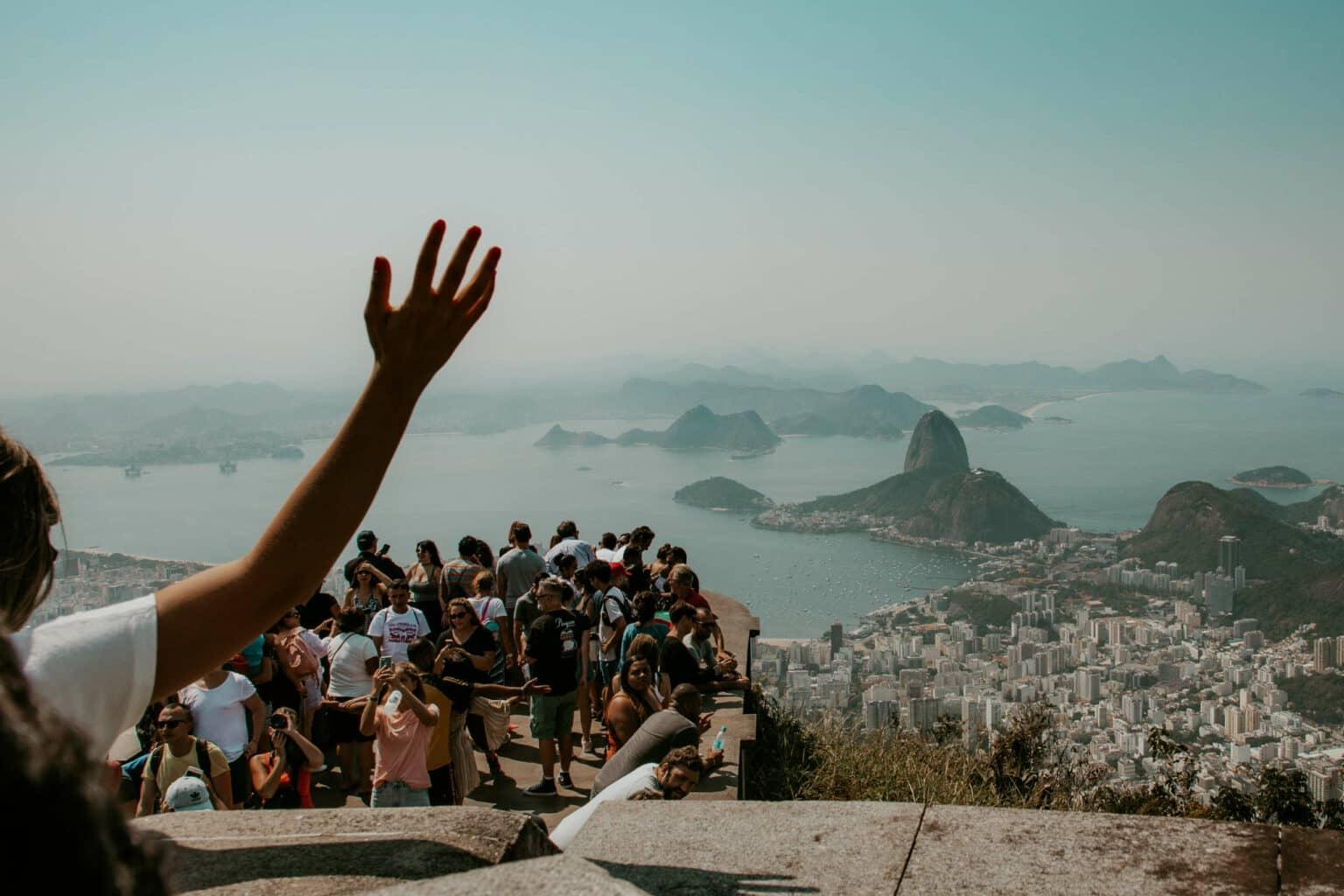 Desde la plataforma de observación en el Corcovado se ve directamente el Pan de Azúcar: ya no es un secreto, pero es un lugar que hay que ver en Río de Janeiro.