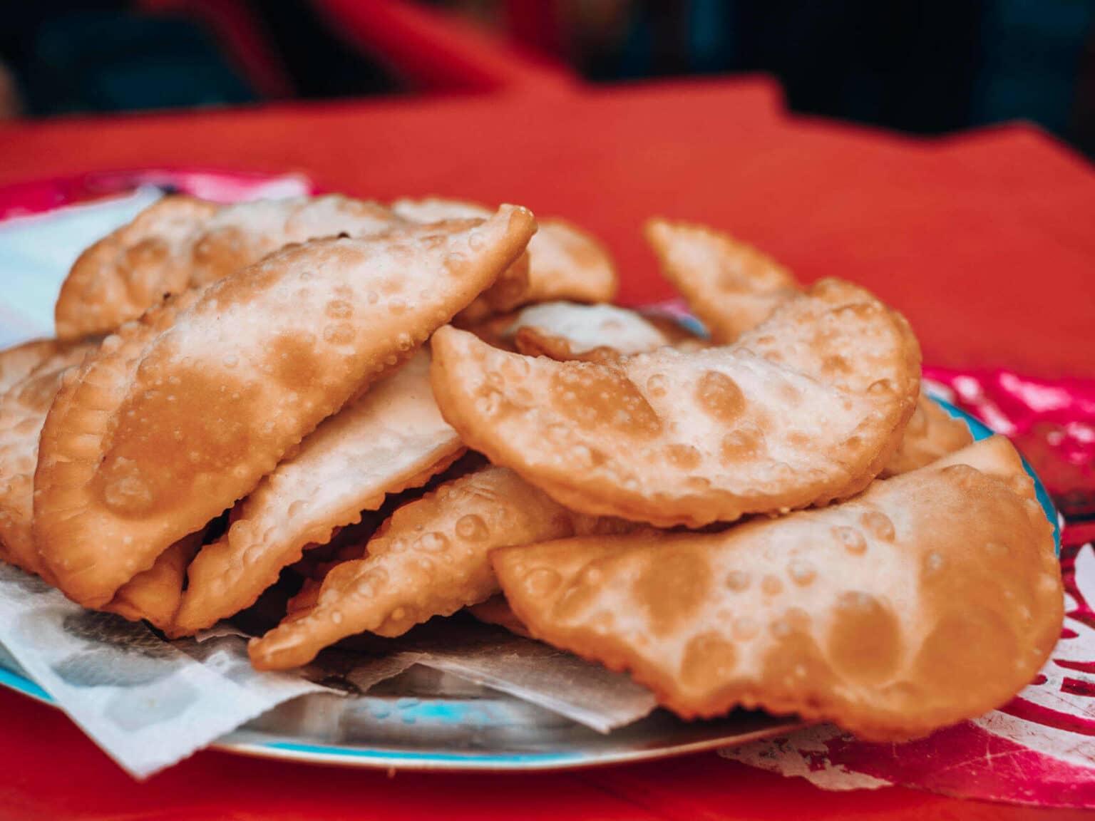 Comida brasileña: el aperitivo Petiscos, empanadillas rellenas.