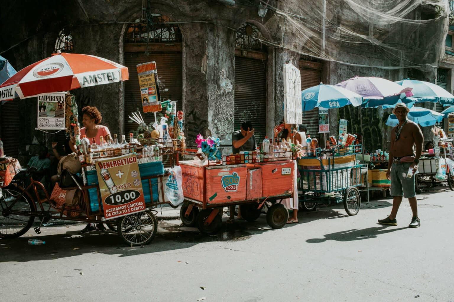 Carritos que son bares móviles.