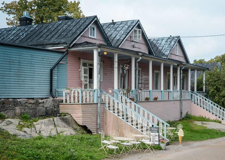 Helsinki: Pink wooden houses.
