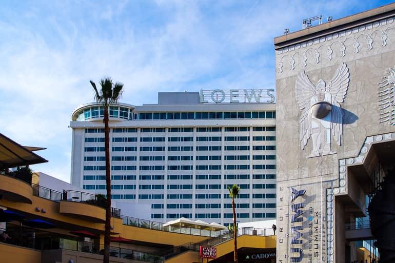 Una vista de Los Ángeles hacia el Dolby Theatre inspira a los visitantes a soñar con los Óscar.