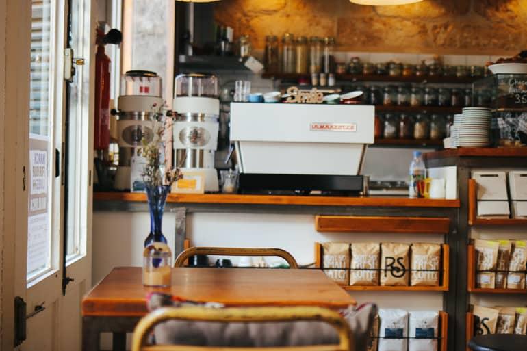En el café Mama Carmen's en Santa Catalina, cerca de Palma, se pueden disfrutar deliciosas especialidades caseras con buena música y un ambiente acogedor.