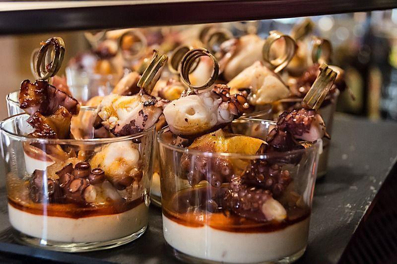 Pintxos, una de las delicias que probar en los restaurantes en Bilbao